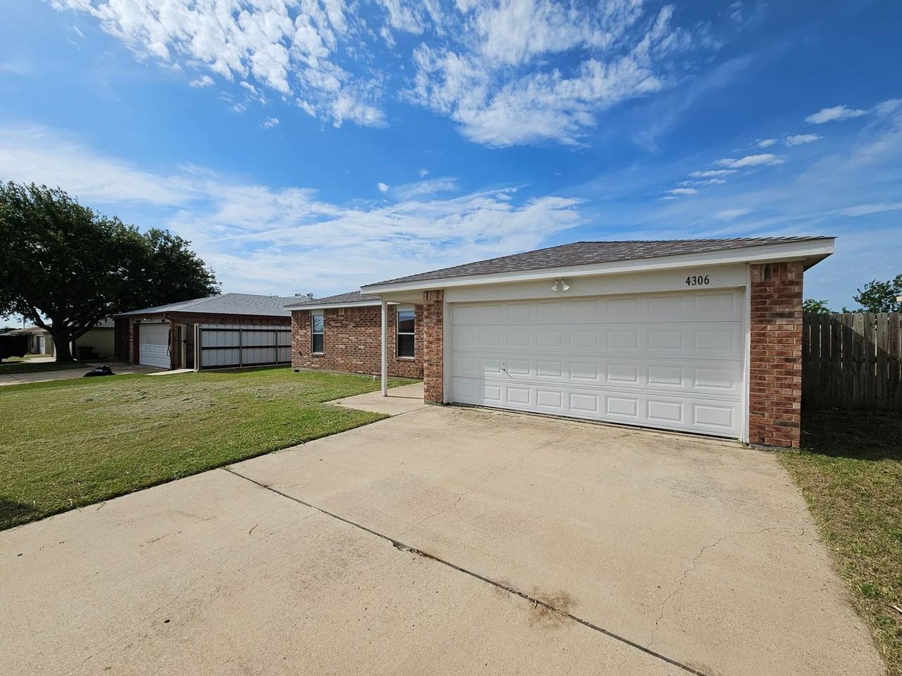 4306 Secretariat Dr - Photo 2 of 2