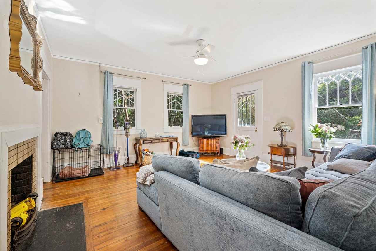 404 Pittsboro St - Photo 5 of 16