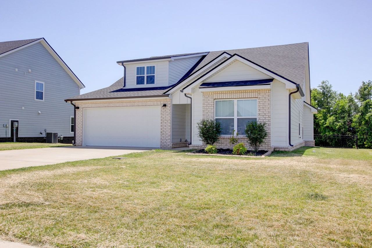 381 Frontier Dr - Photo 2 of 50