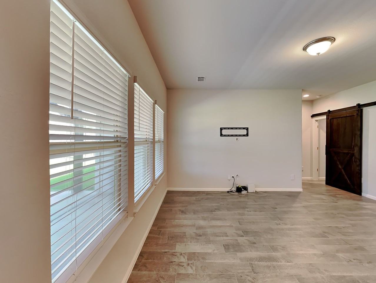 2316 Stallings Rd - Photo 5 of 17
