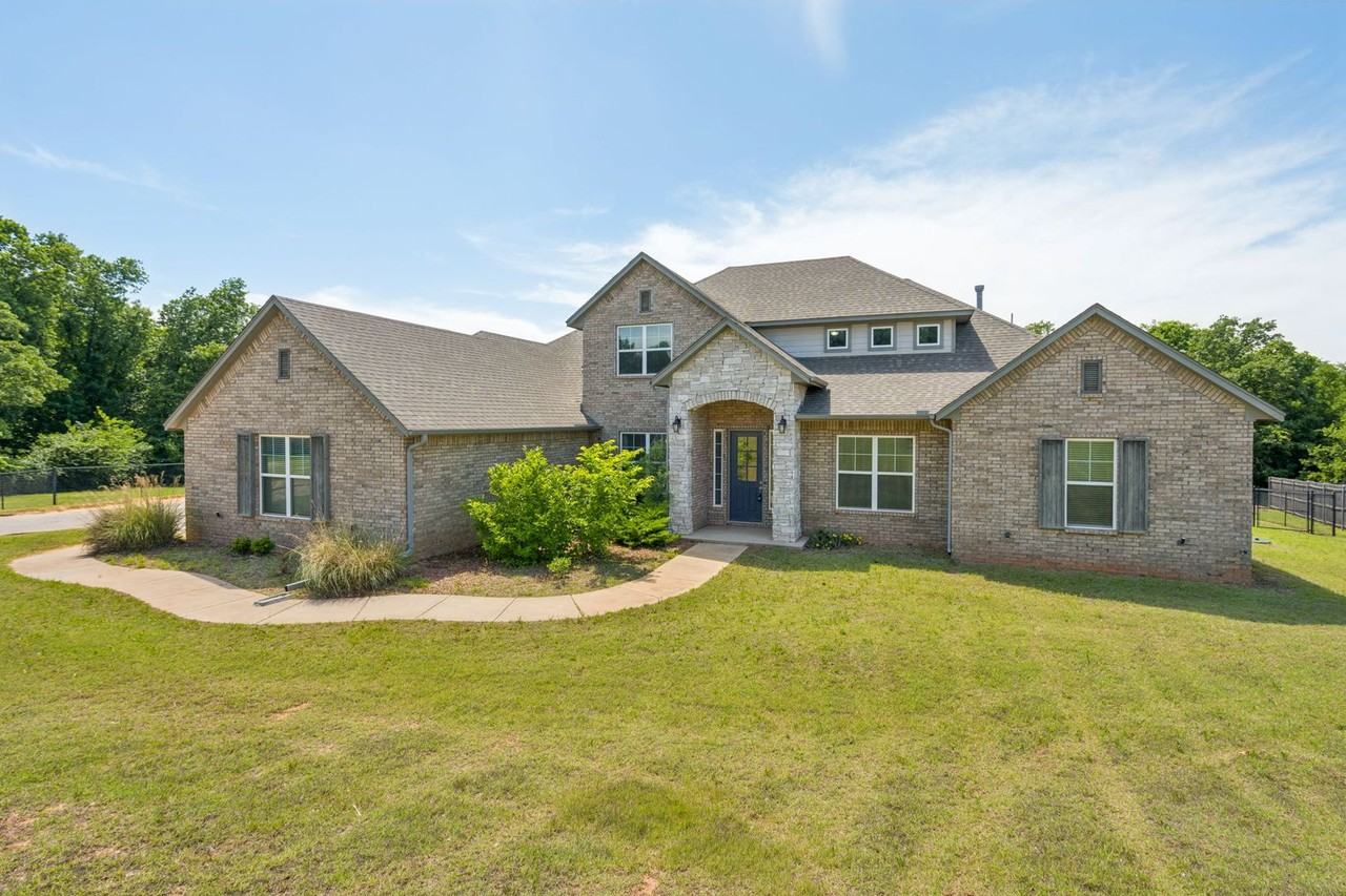 5709 Asheville Way