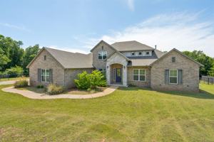 featured image of 5709 Asheville Way