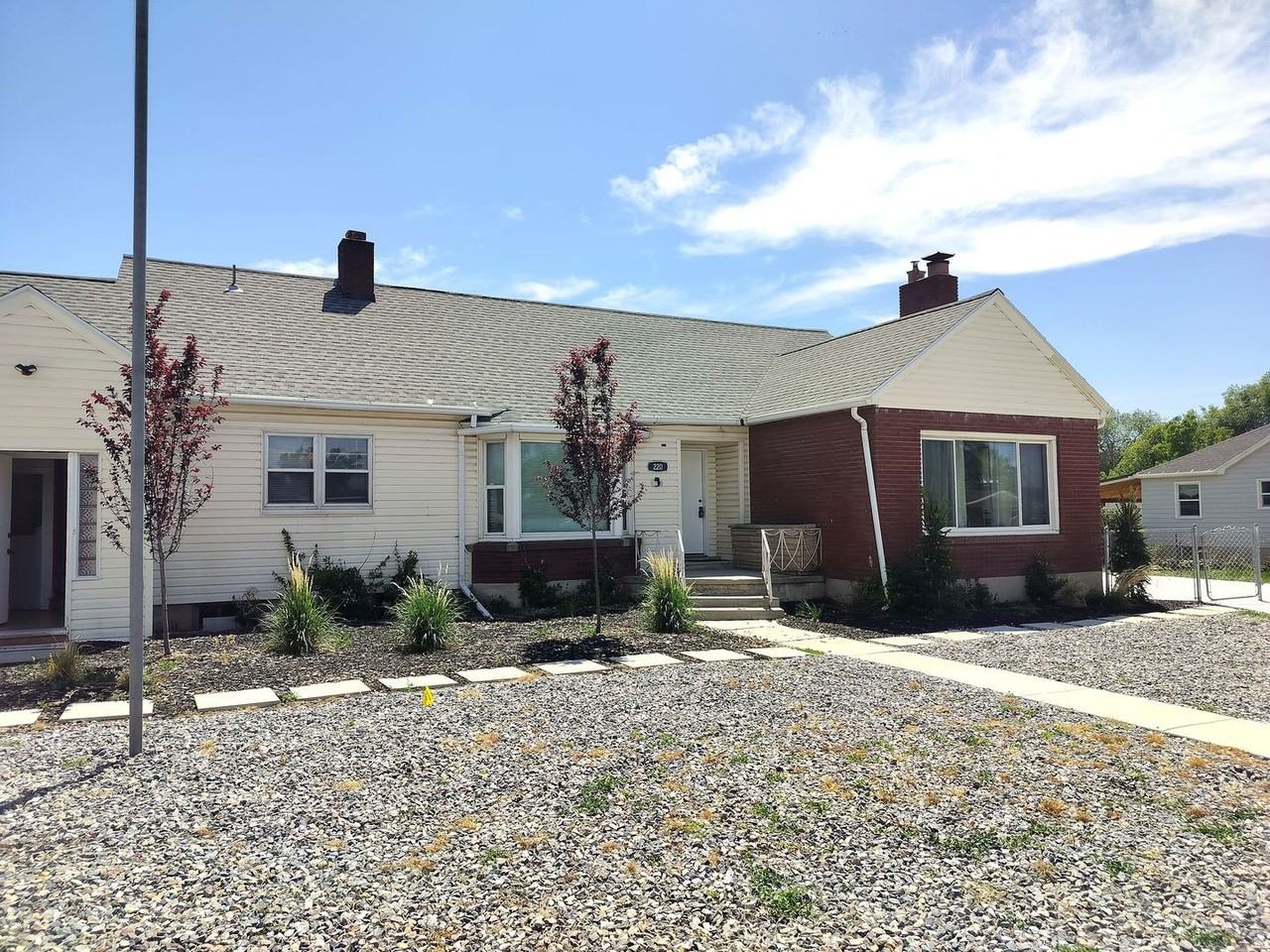 220 E Greenwood Ave - Photo 2 of 19
