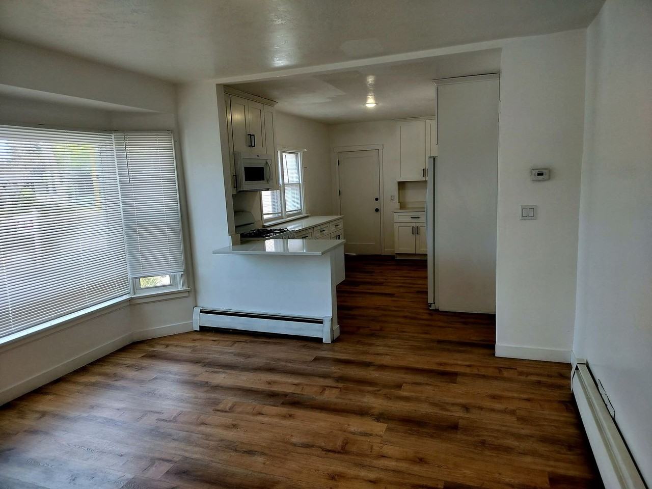 220 E Greenwood Ave - Photo 4 of 19