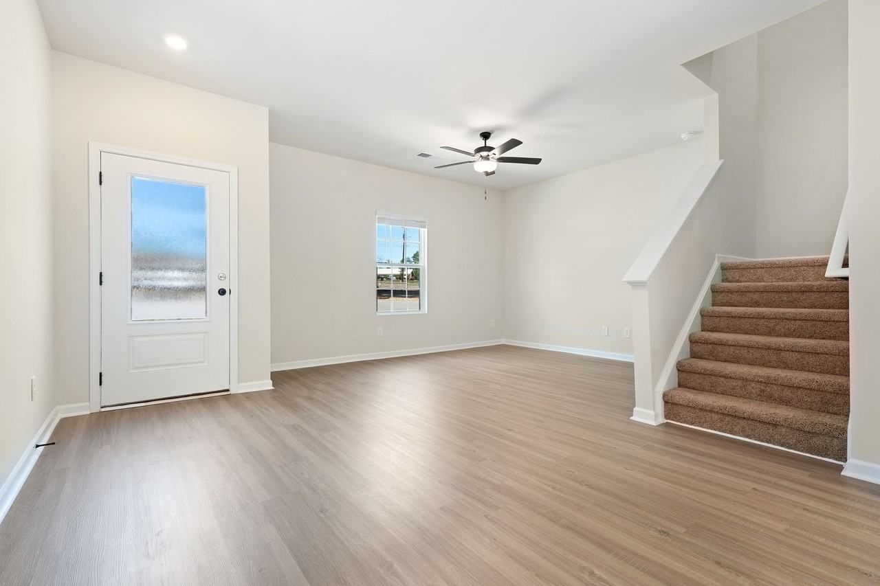 177 Seville Way - Photo 2 of 22