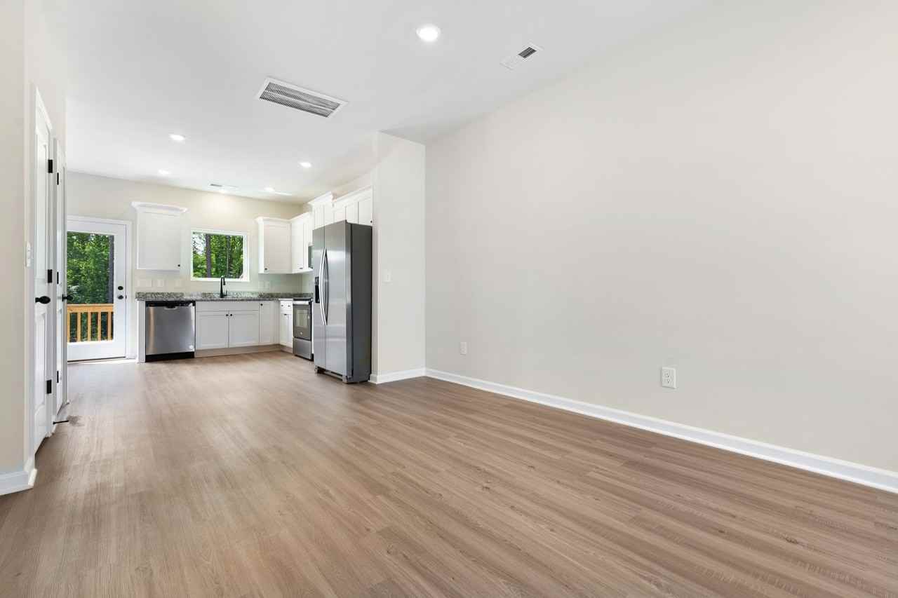 177 Seville Way - Photo 5 of 22