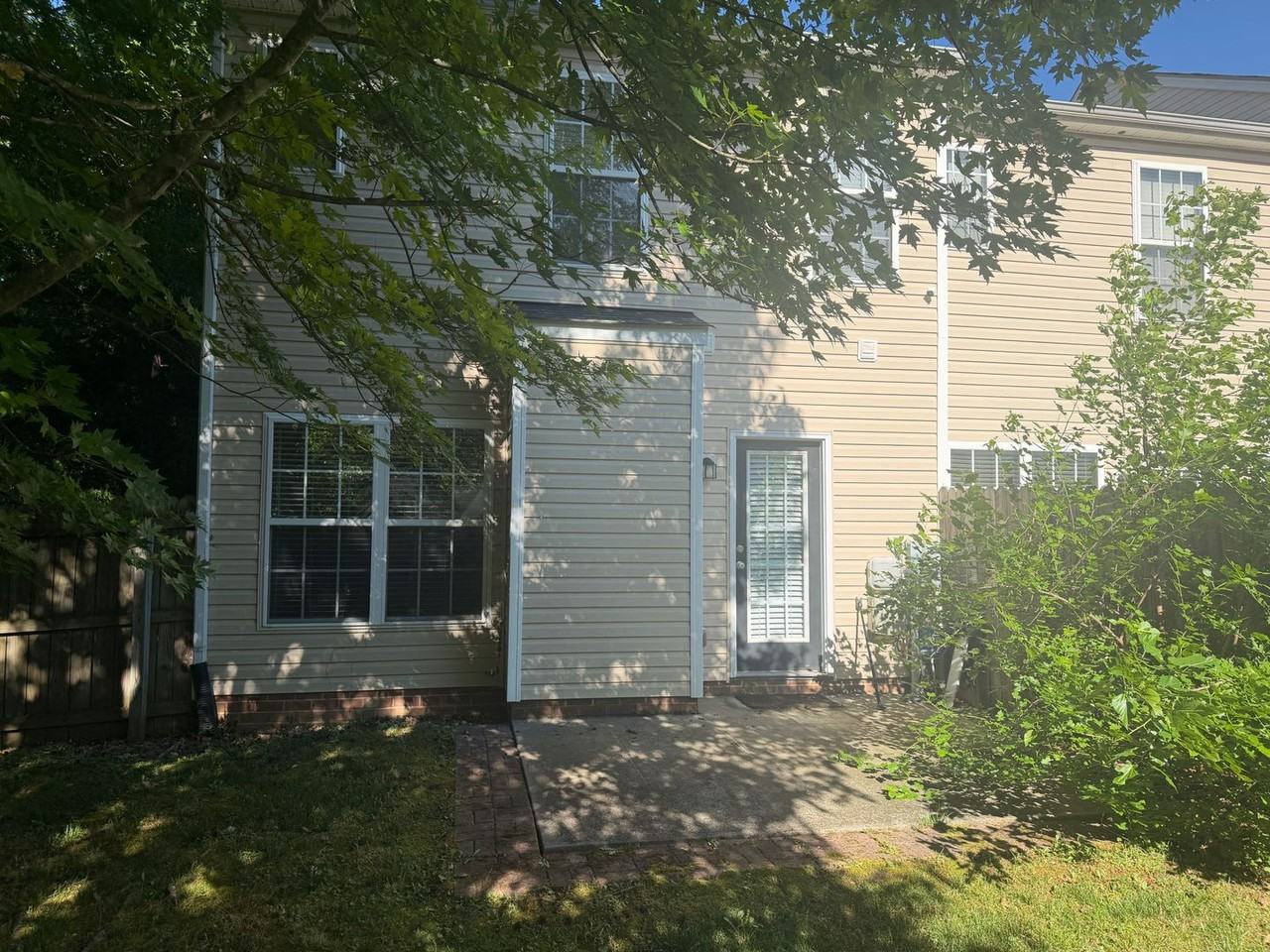 5539 Belle Pond Dr - Photo 3 of 22