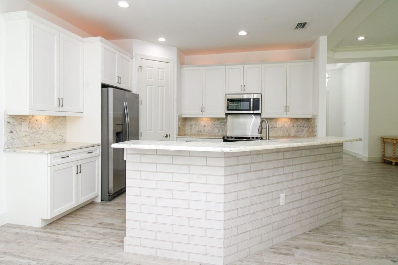1371 Michigan Ave - Photo 3 of 50