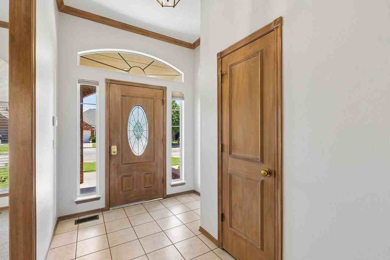2725 Blue Quail Pass - Photo 2 of 39
