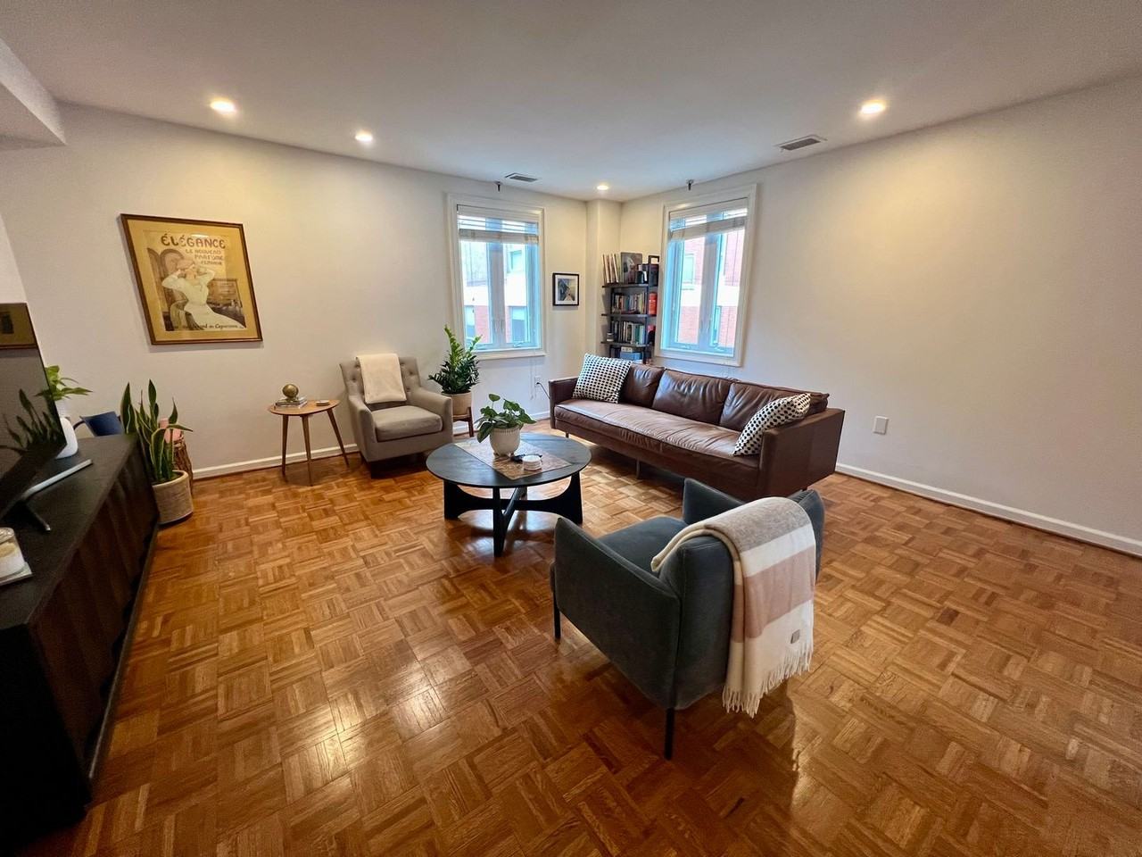 136 N Bread St #422 - Photo 4 of 42