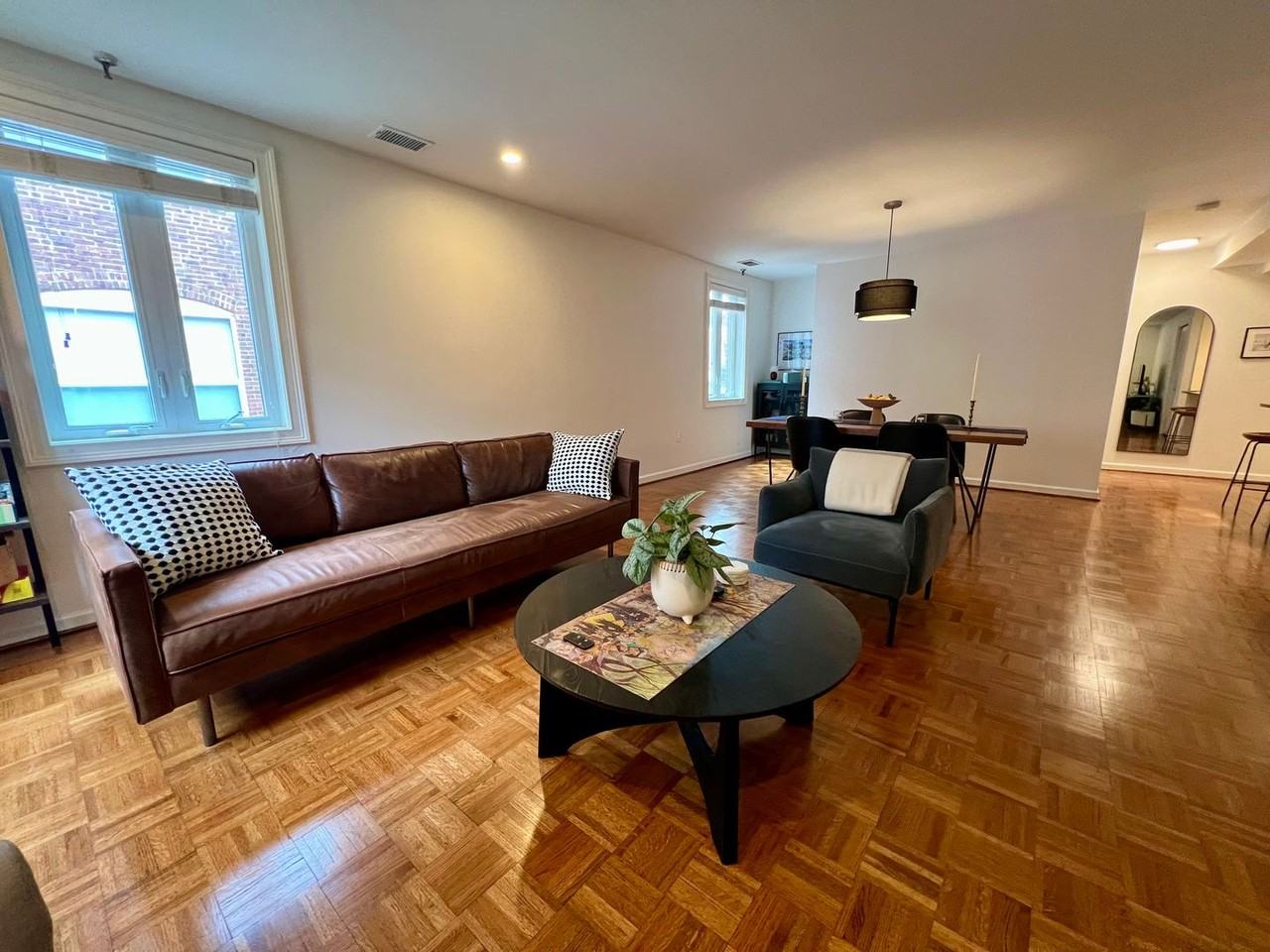 136 N Bread St #422 - Photo 5 of 42