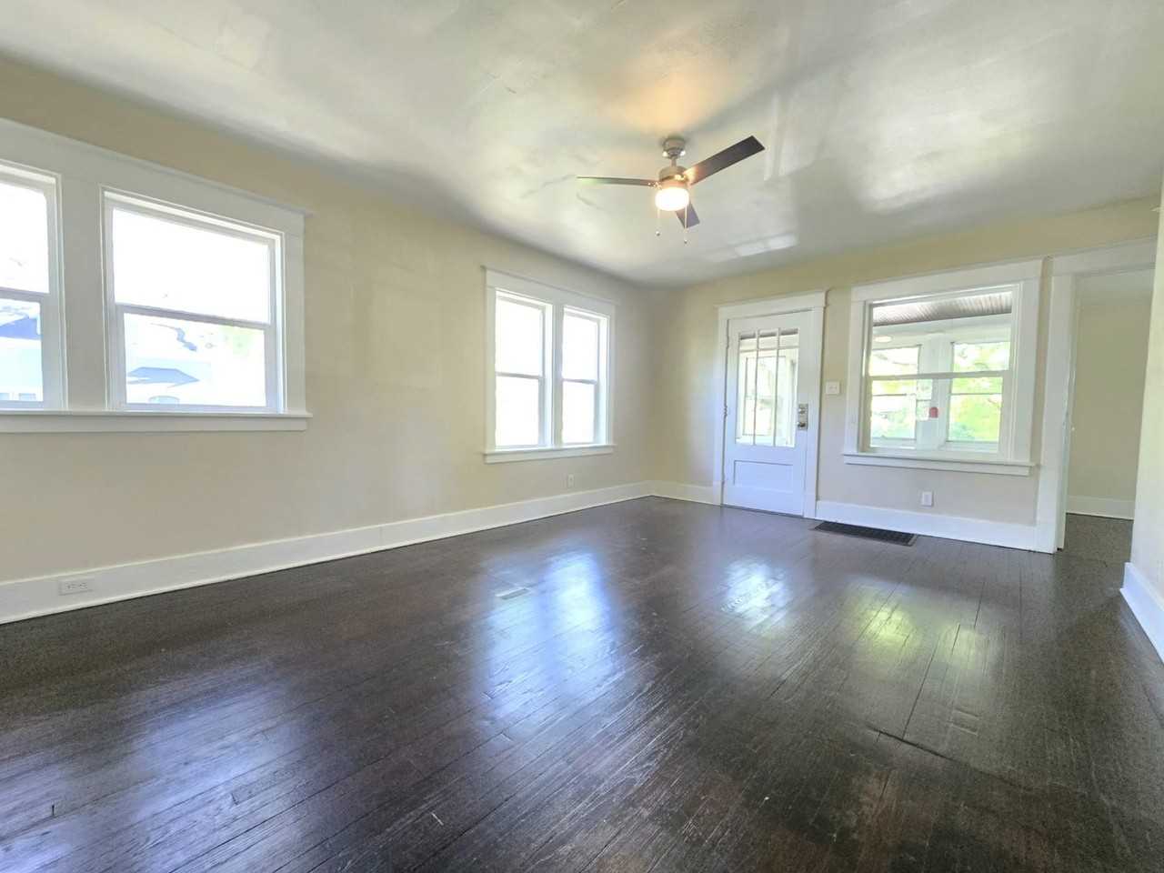 1218 S 26th St - Photo 5 of 12