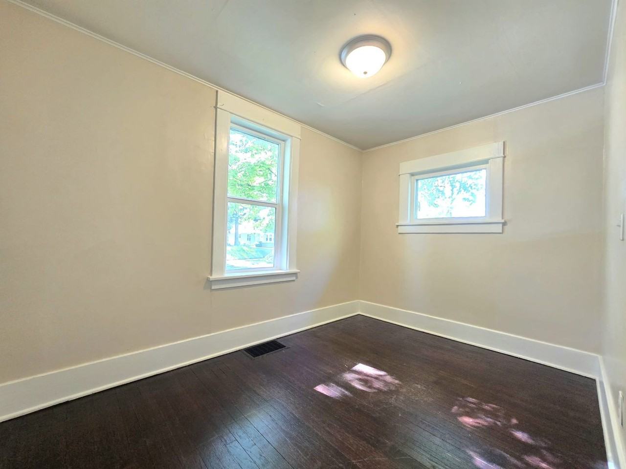 1218 S 26th St - Photo 6 of 12