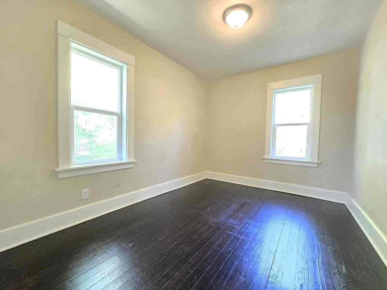 1218 S 26th St - Photo 7 of 12