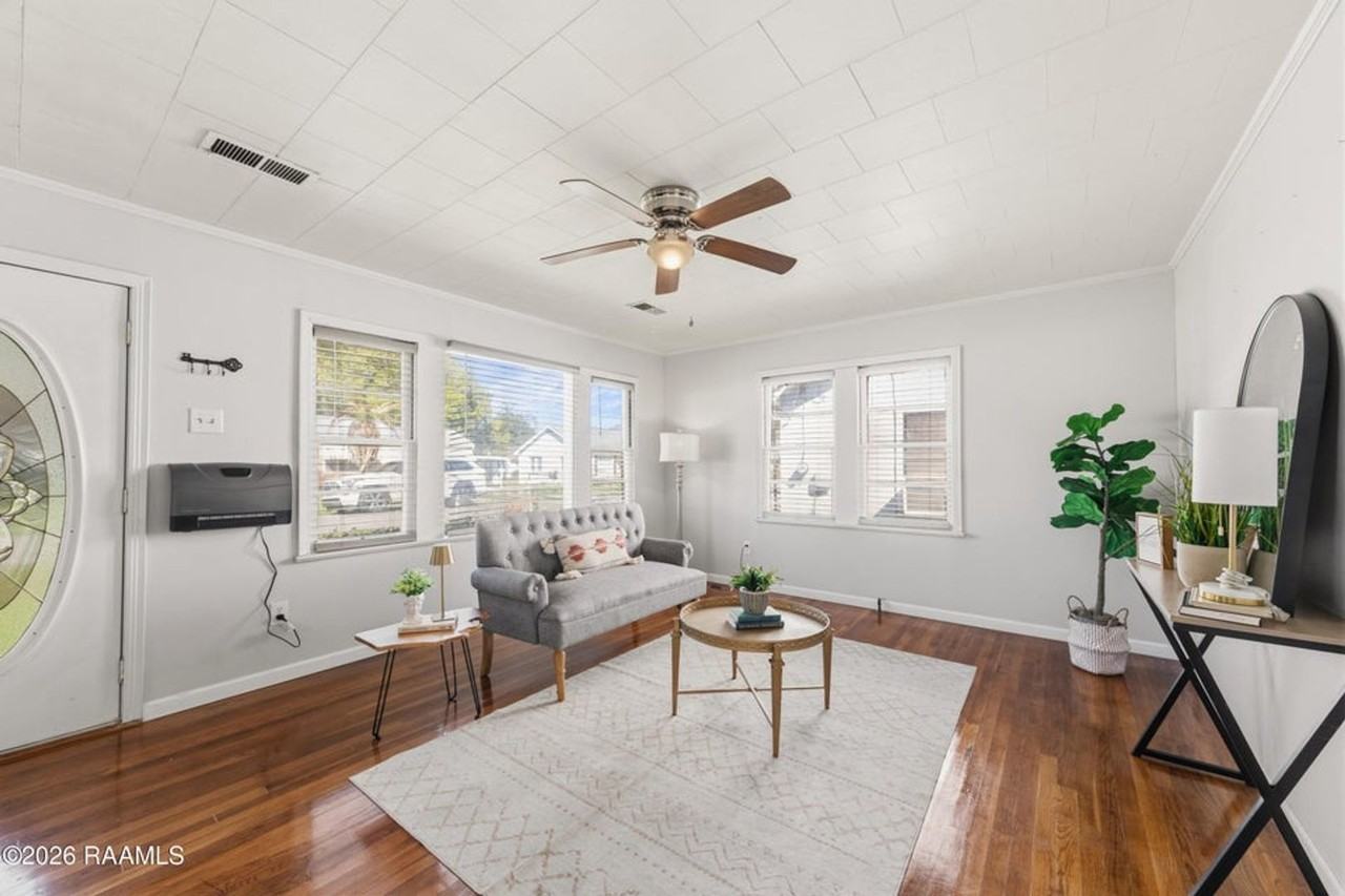 127 Woodrow St - Photo 2 of 11