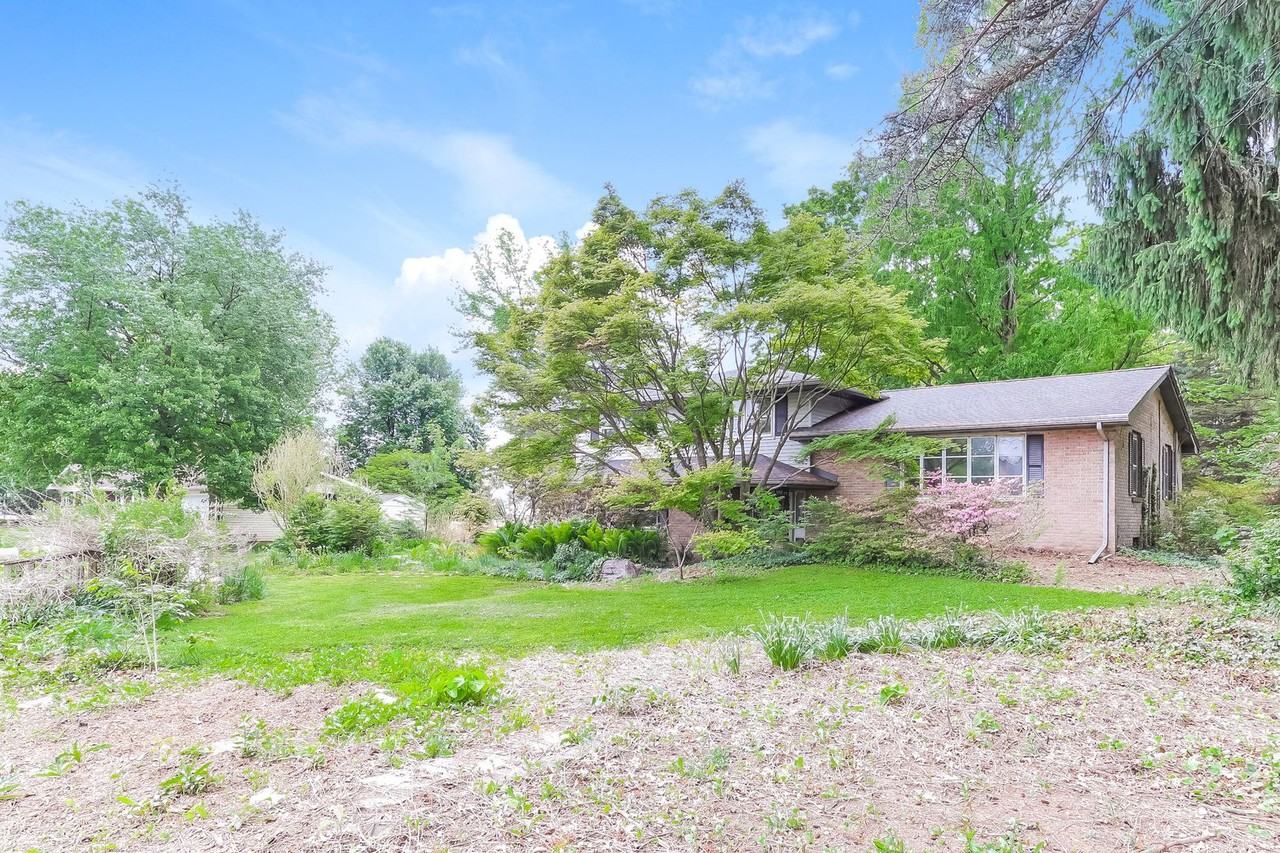 934 Village Rd - Photo 2 of 24