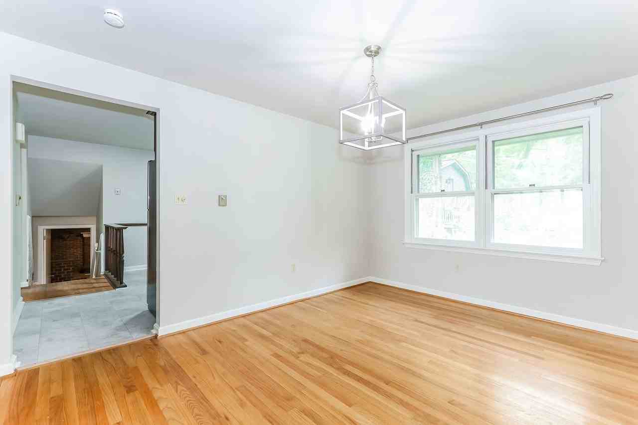 934 Village Rd - Photo 6 of 24