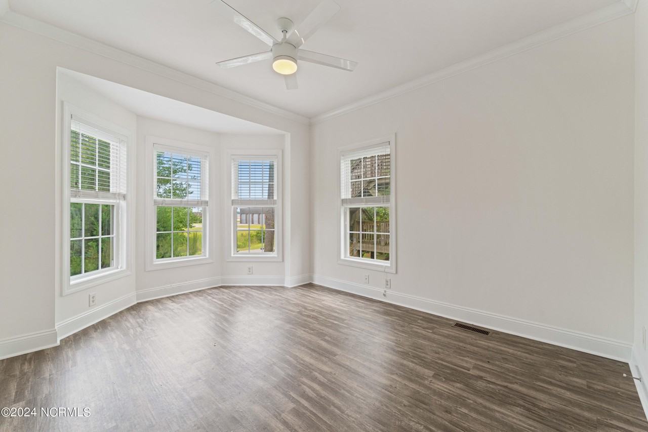 71 Court St - Photo 6 of 24