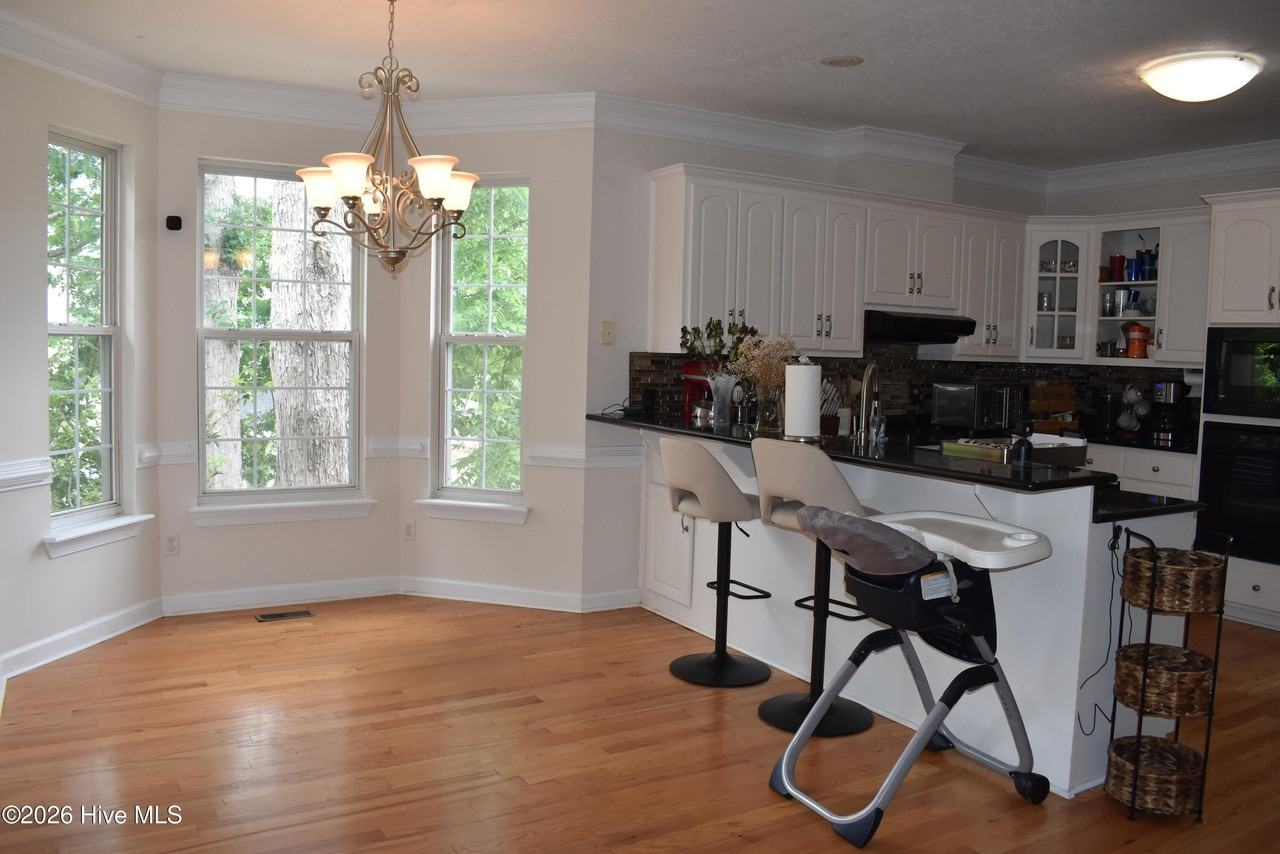 269 Foxfire Ct - Photo 7 of 36