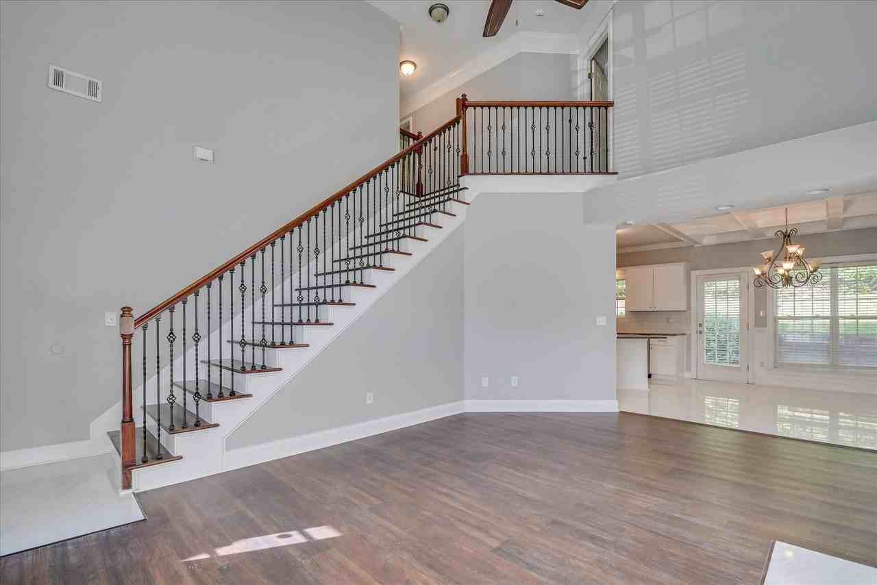 2909 Aylesbury Dr - Photo 6 of 38