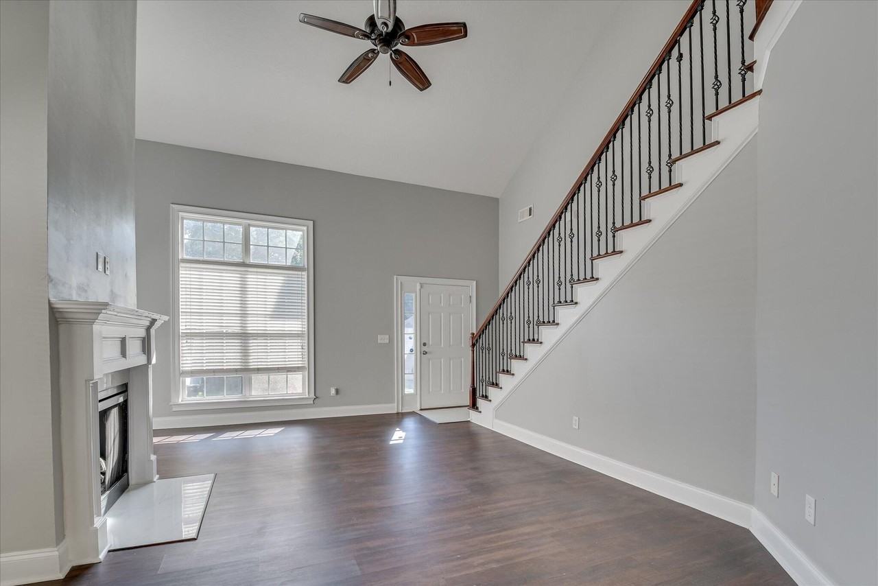 2909 Aylesbury Dr - Photo 7 of 38