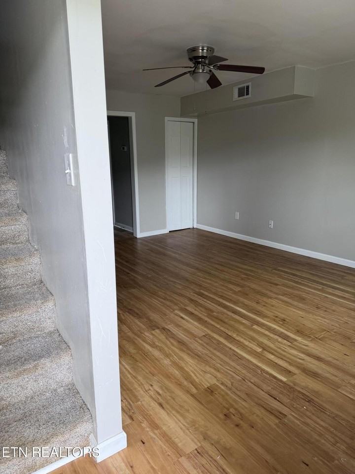 508 S Douglas Ave #D - Photo 2 of 13