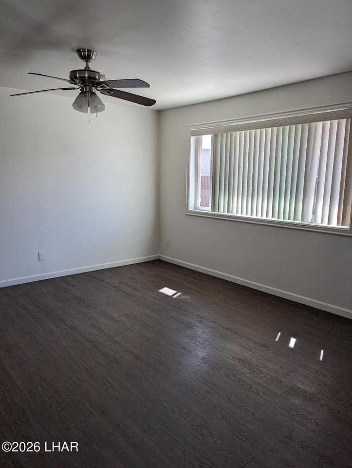 245 Geronimo Ln N #C - Photo 2 of 6
