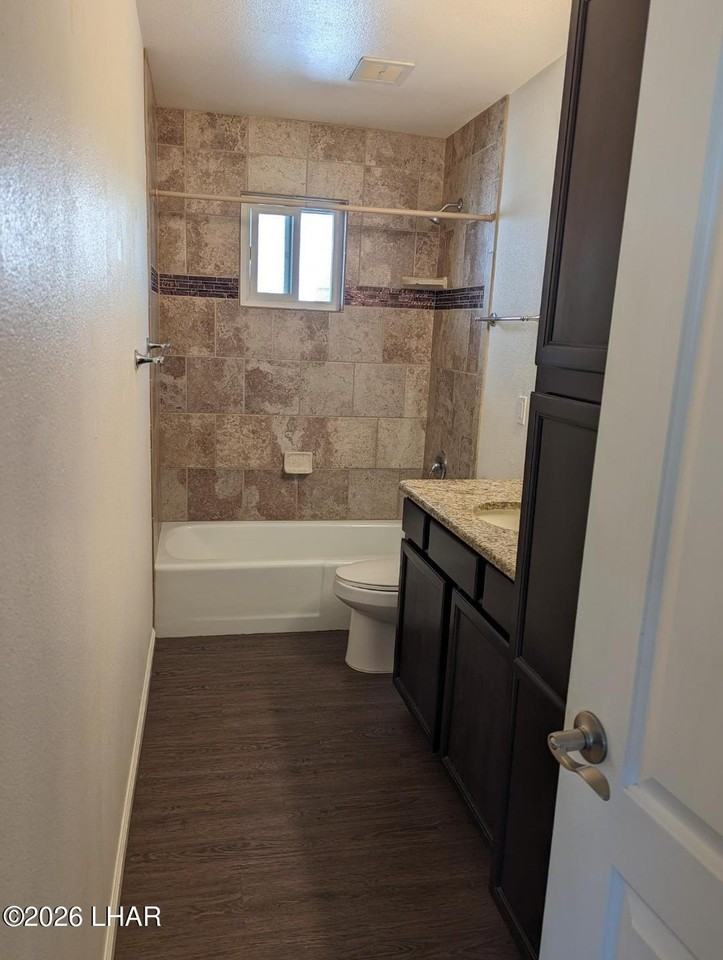 245 Geronimo Ln N #C - Photo 4 of 6