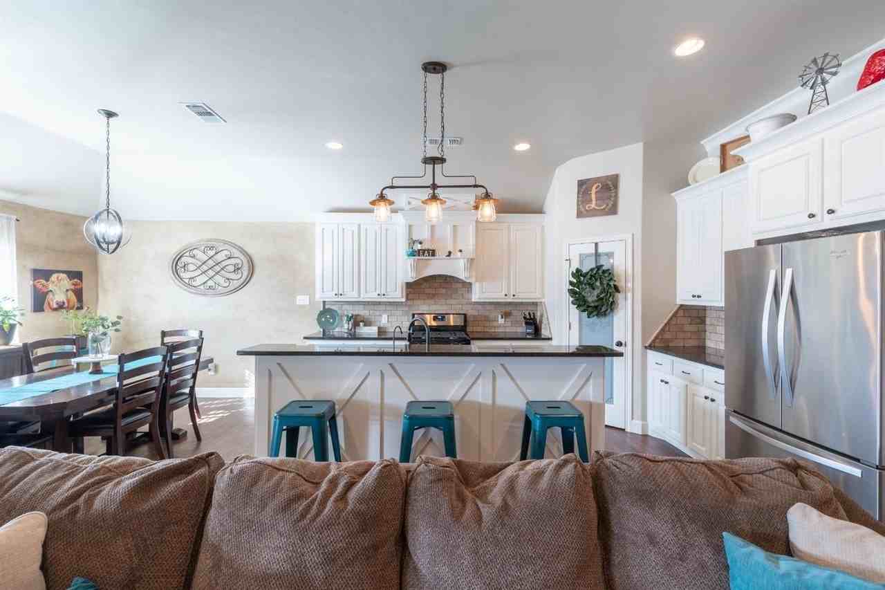 7811 86th St - Photo 7 of 24