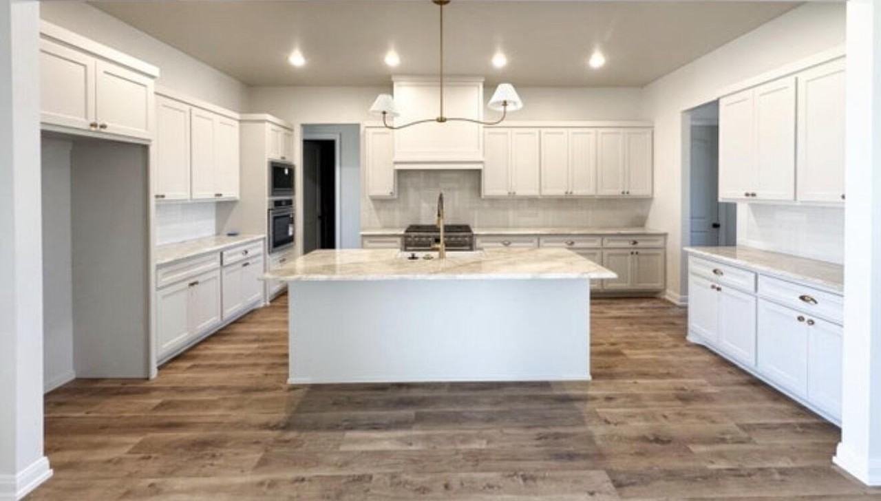 309 Juniper Street - Photo 2 of 8