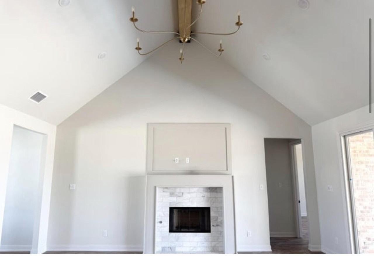 309 Juniper Street - Photo 3 of 8