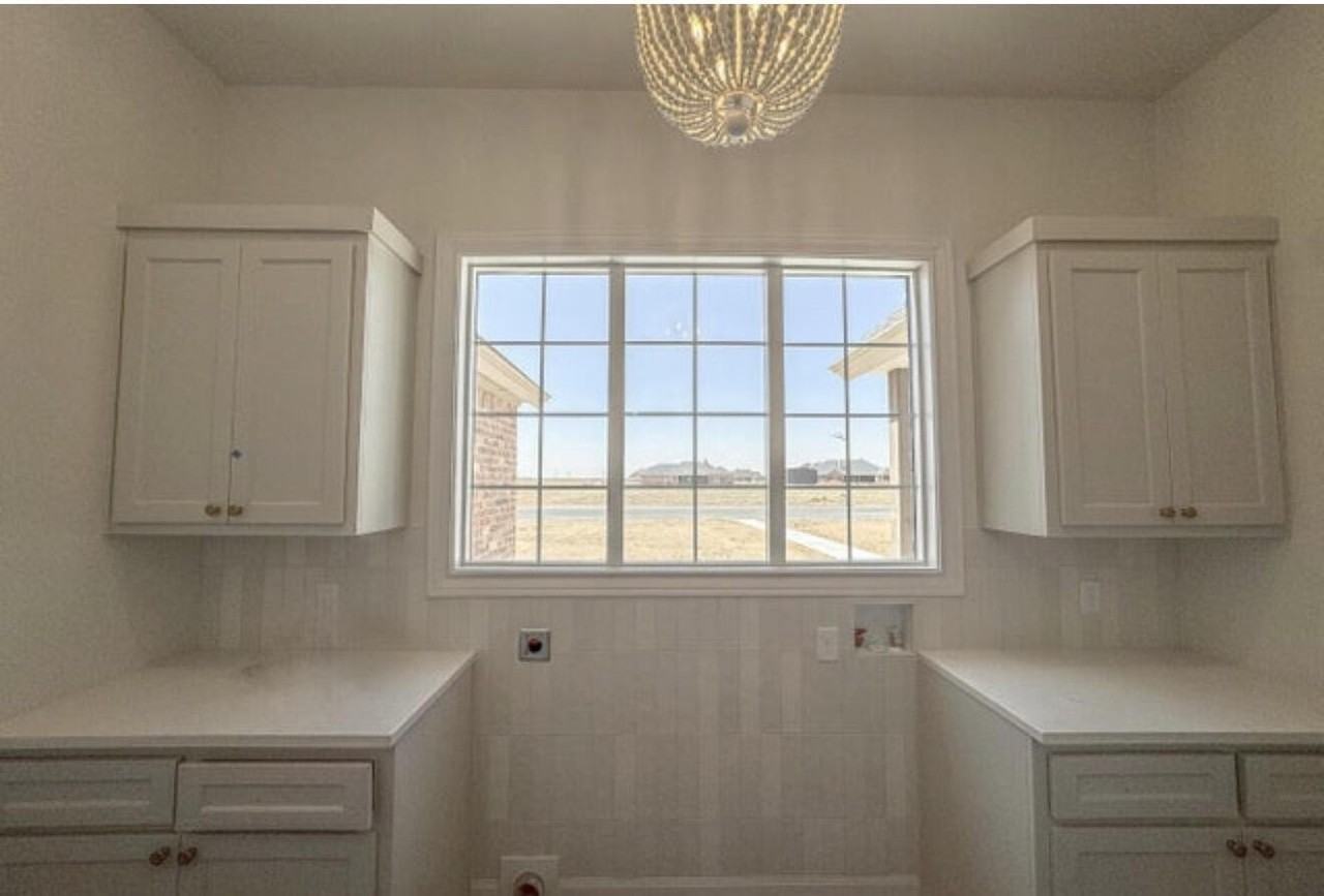 309 Juniper Street - Photo 4 of 8