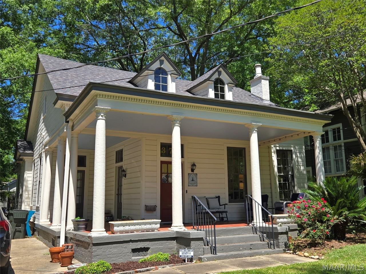 379 Felder Ave - Photo 2 of 26