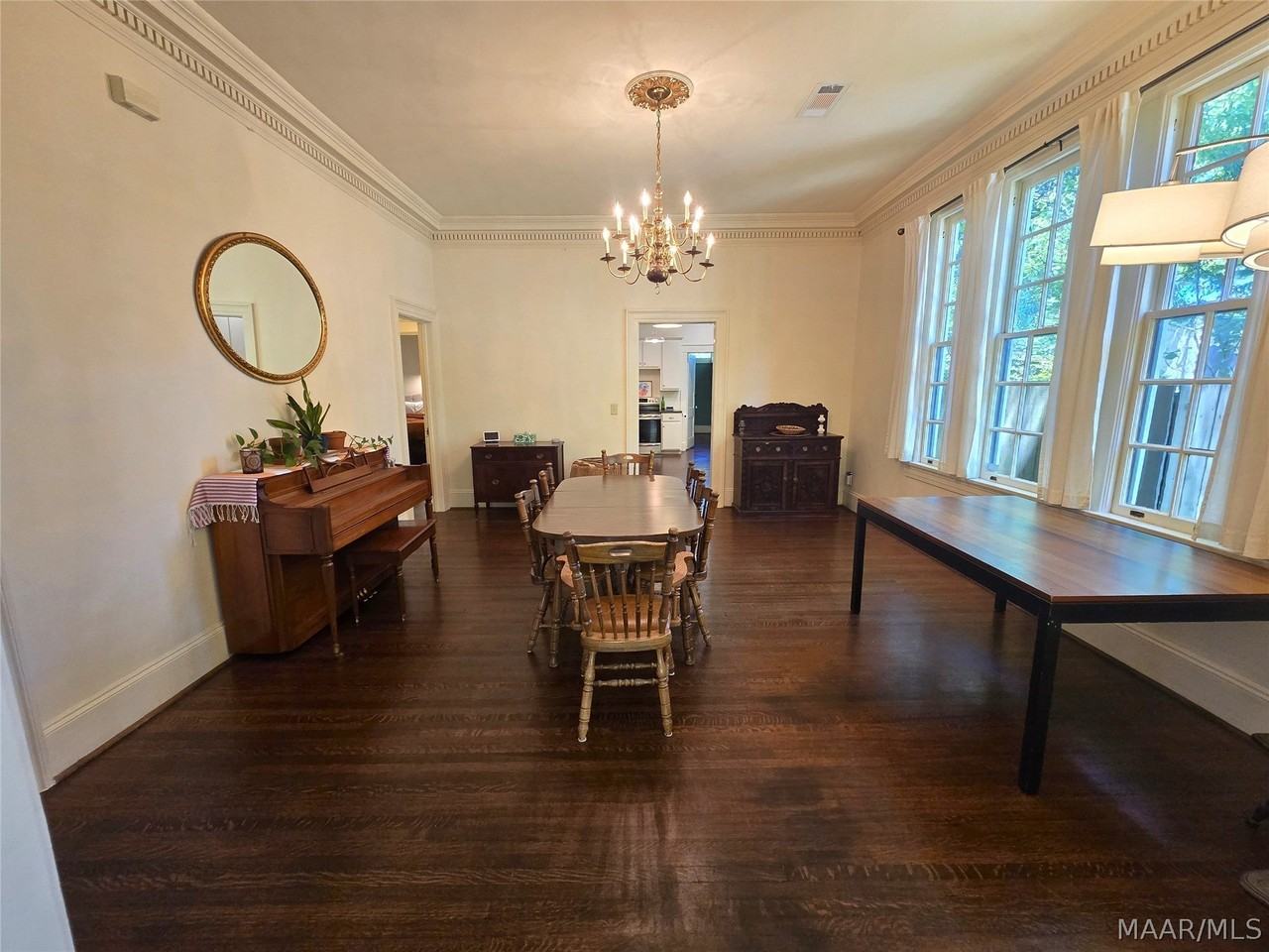 379 Felder Ave - Photo 6 of 26