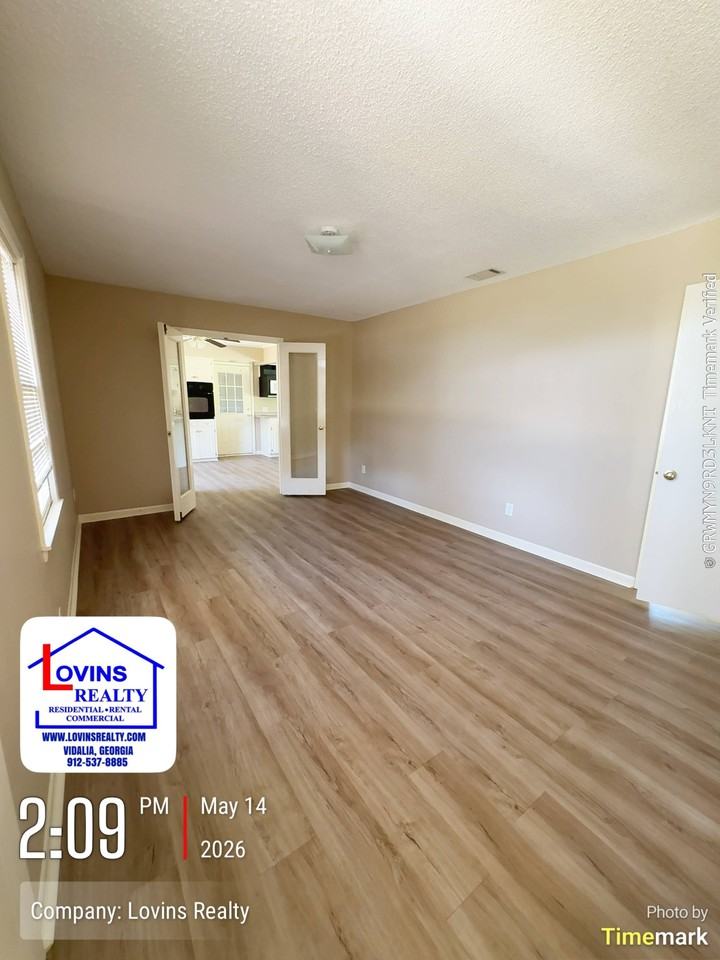 1542 Stella Ave #1 - Photo 5 of 12
