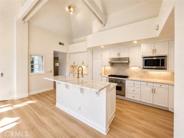 2545 Bungalow Pl - Photo 7 of 8