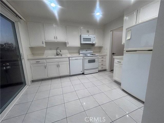 102 Scholz Plz #228 - Photo 7 of 8