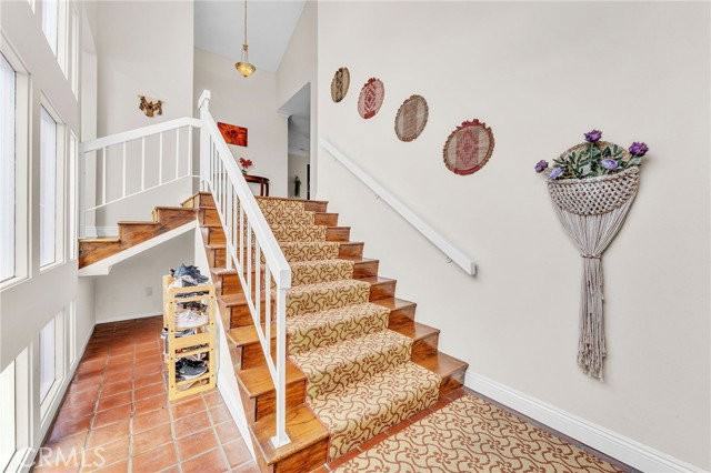 47 Lakeshore - Photo 4 of 8