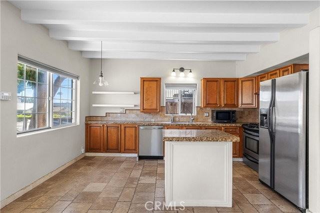 33965 Malaga Dr - Photo 3 of 8