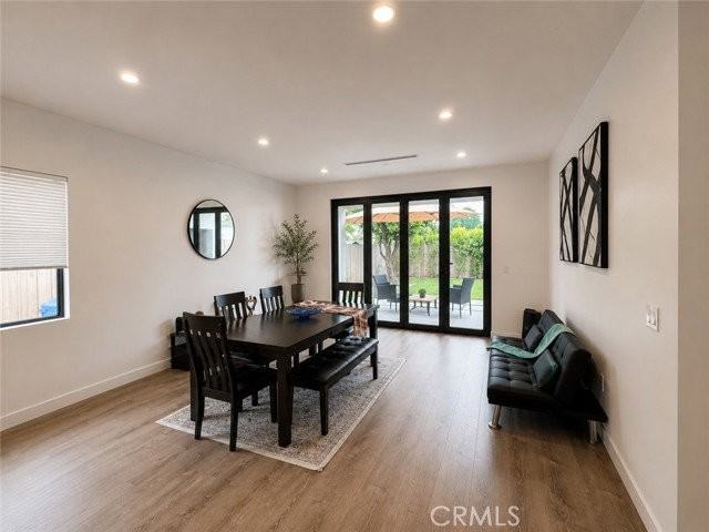 7717 Jamieson Ave - Photo 7 of 8