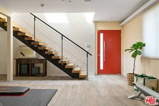 939 N Beverly Glen Blvd - Photo 2 of 8