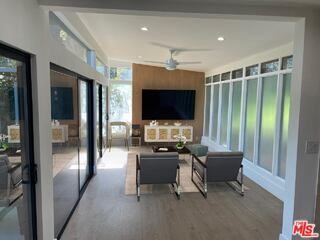 15434 Mulholland Dr - Photo 2 of 8