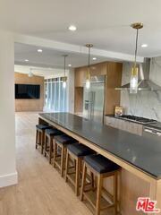 15434 Mulholland Dr - Photo 3 of 8