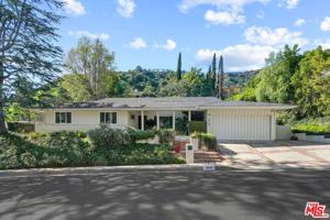 featured image of 1919 San Ysidro Dr