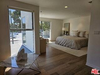 1617 Broadway #B - Photo 2 of 8