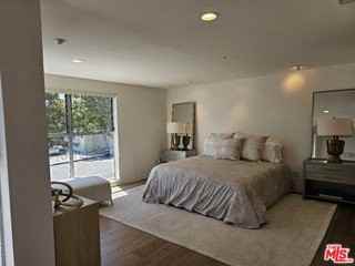 1617 Broadway #B - Photo 5 of 8