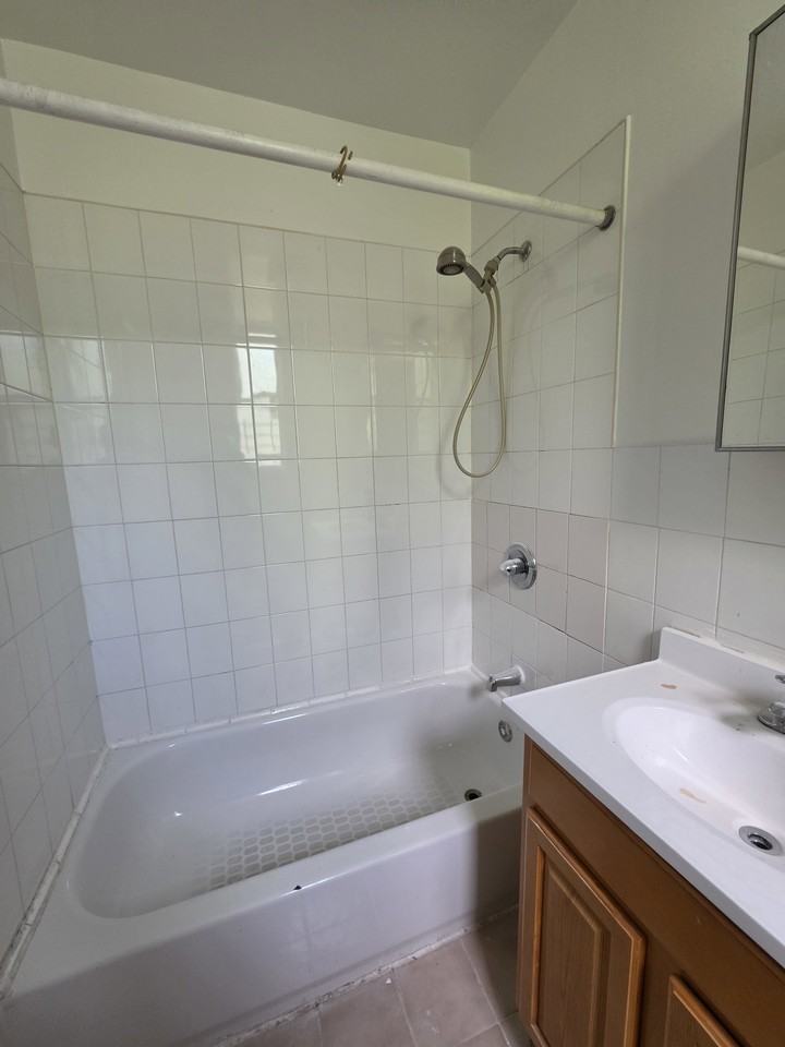 448 Wyona St #3 - Photo 2 of 8