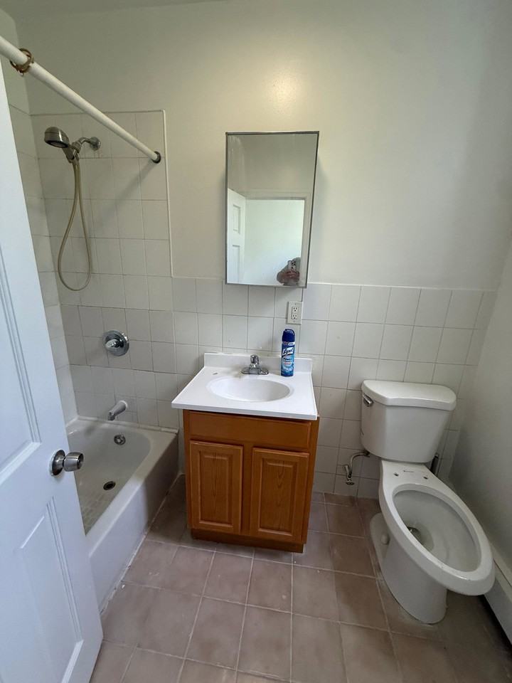 448 Wyona St #3 - Photo 7 of 8