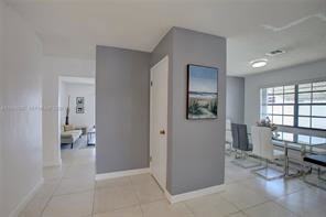482 Se 4th Ave - Photo 3 of 8