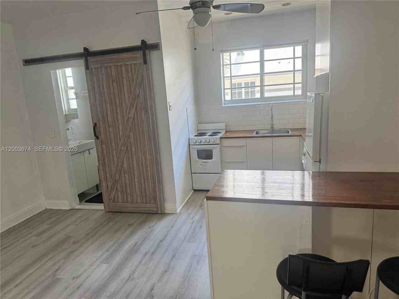 637 12th St #6 - Photo 5 of 11